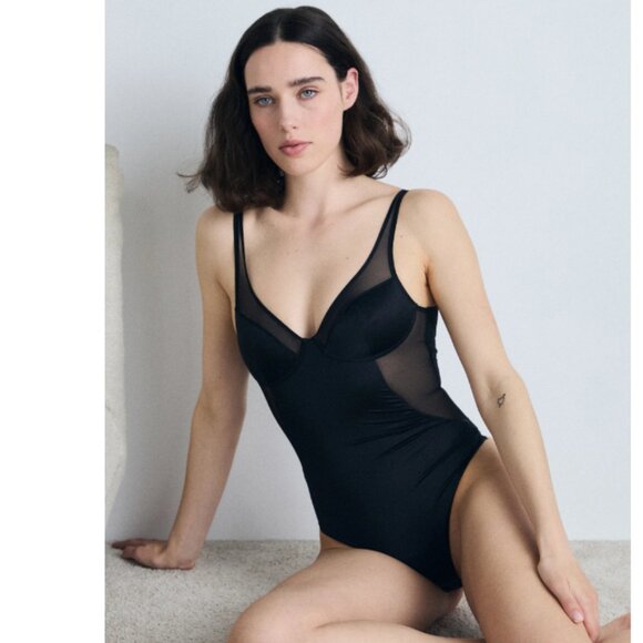 new Spanx Shaping mesh-trimmed stretch-satin thong bodysuit 252 - Picture 2 of 12